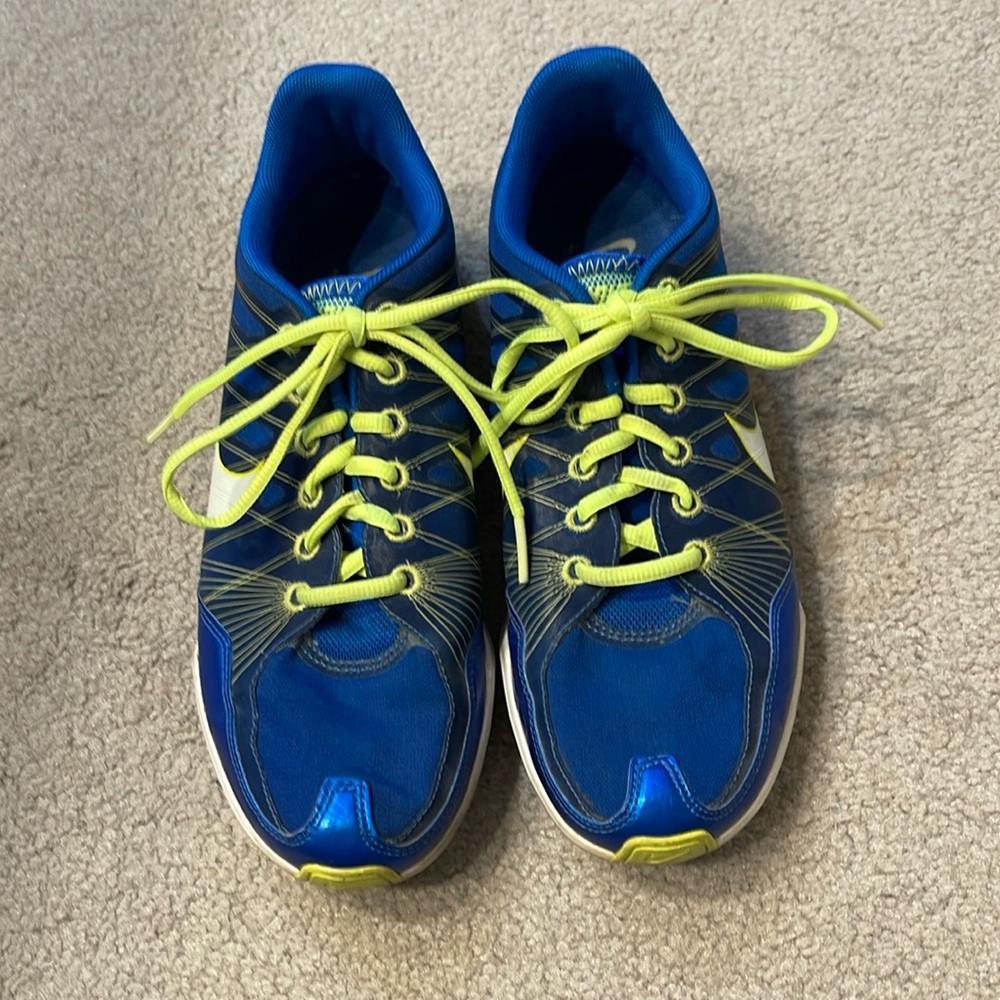 Nike Zoom sister series athletic shoes